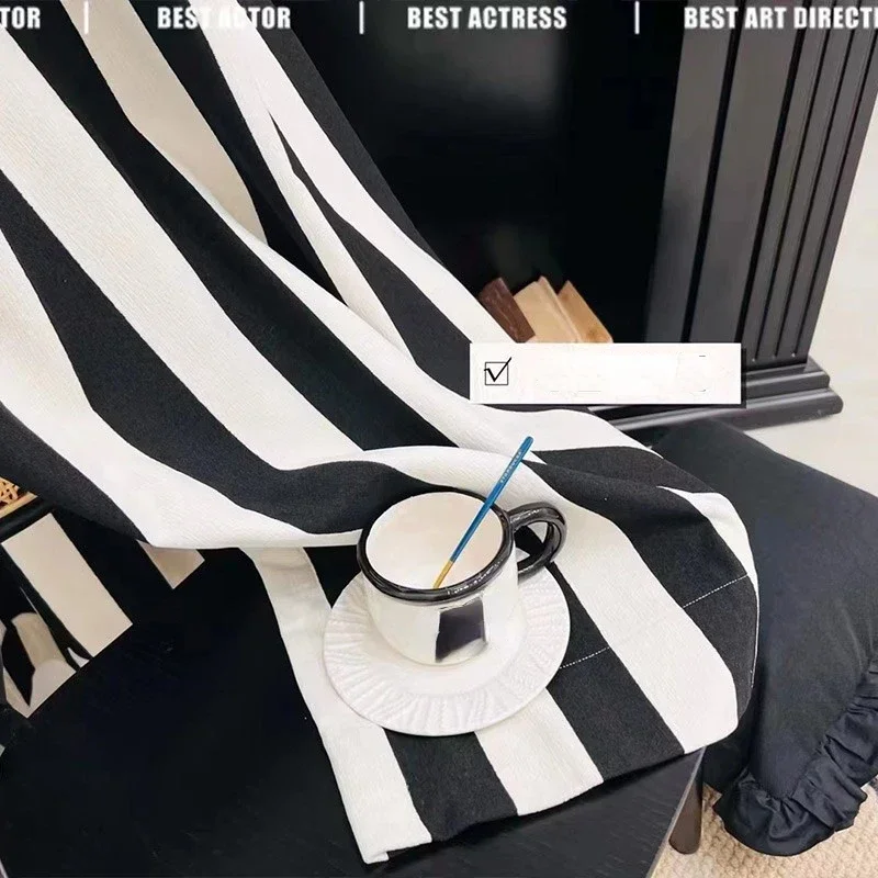 Vertical Striped Black and Whi - Home Fragrance In French recensie en prijs